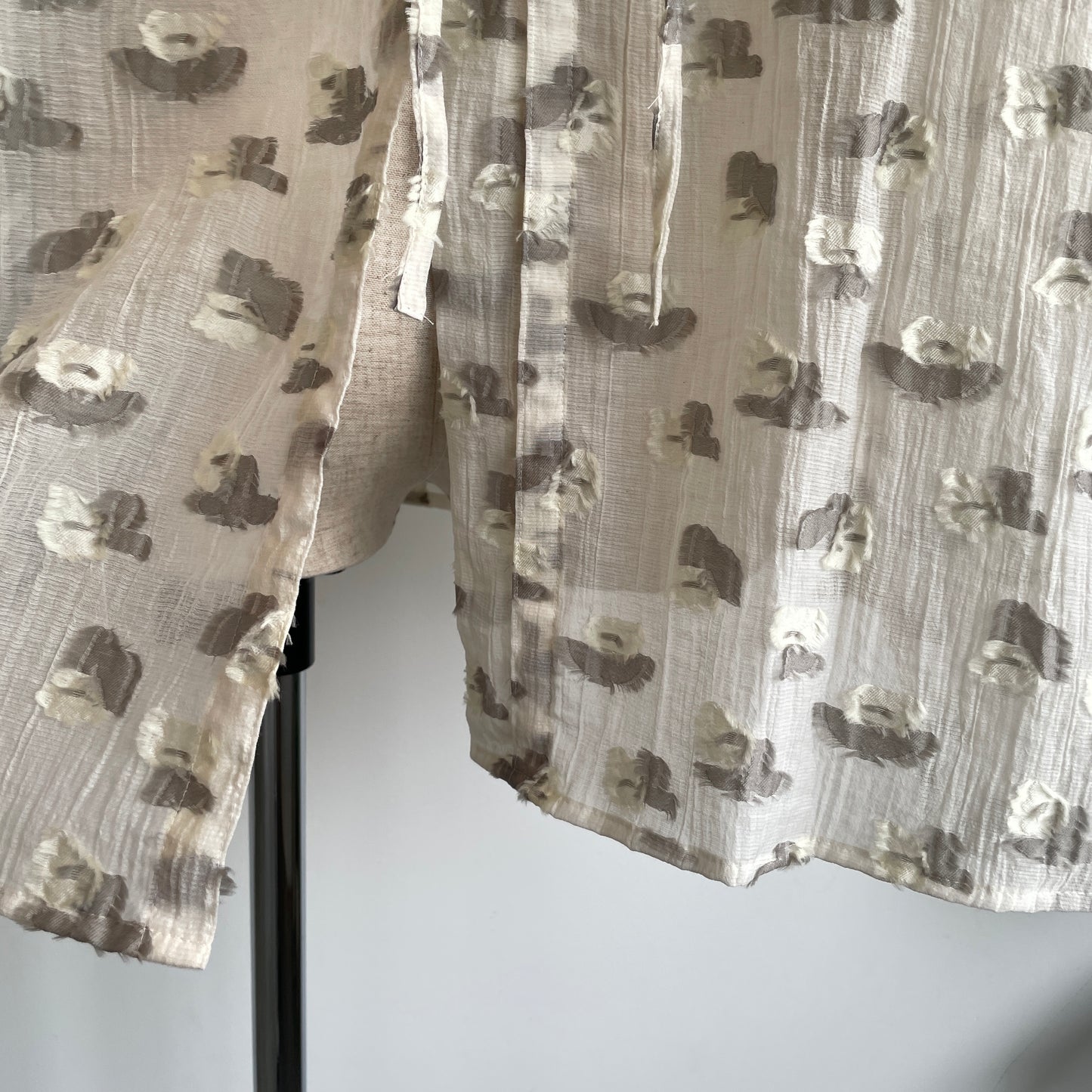 qiri//plie flower jacquard バックリボンブラウス　6301BL008261