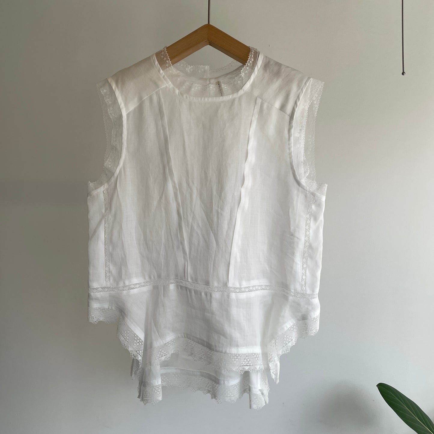 NATIVE VILLAGE//No.6 寂静スリーブレスレースブラウス　31261-06107