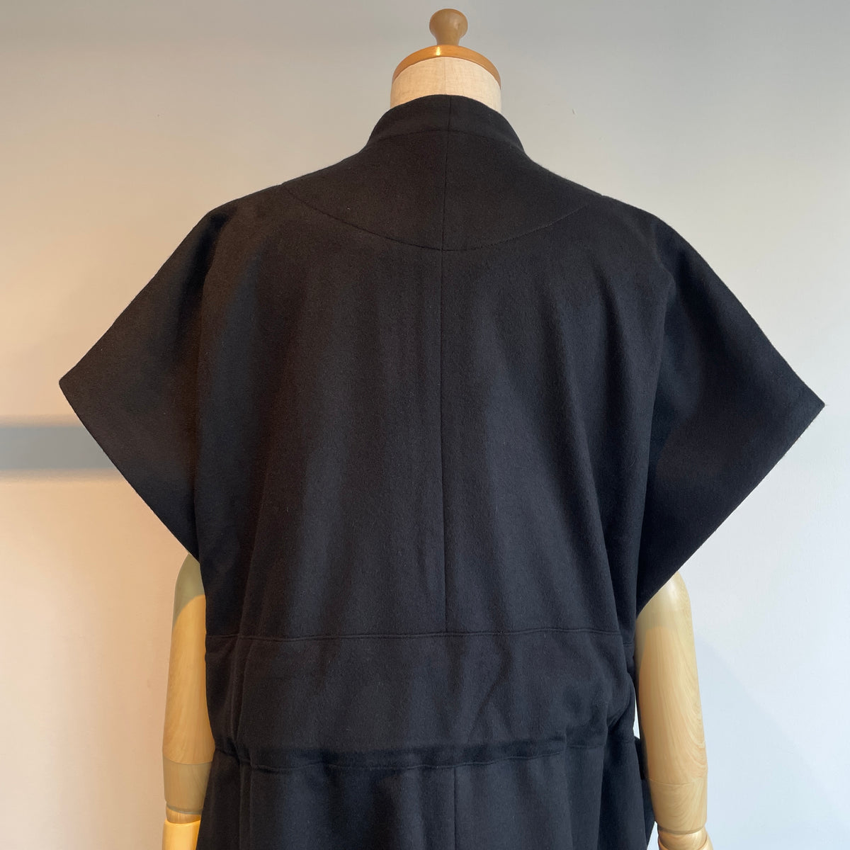 Honnete//Sleeveless Dolman Gown Coat_Royal Geelong HO-26AW CO24W