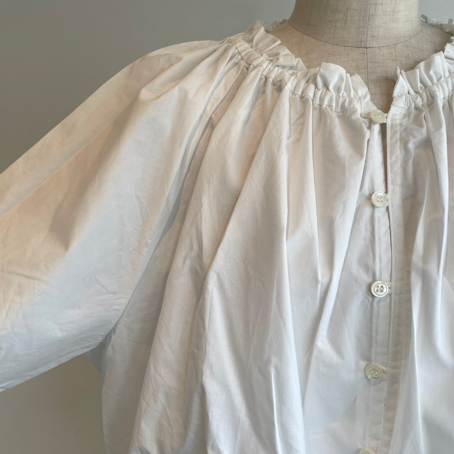 universaltissu//ナチュラルタイプライター/ギャザーパフBL UT260BL003