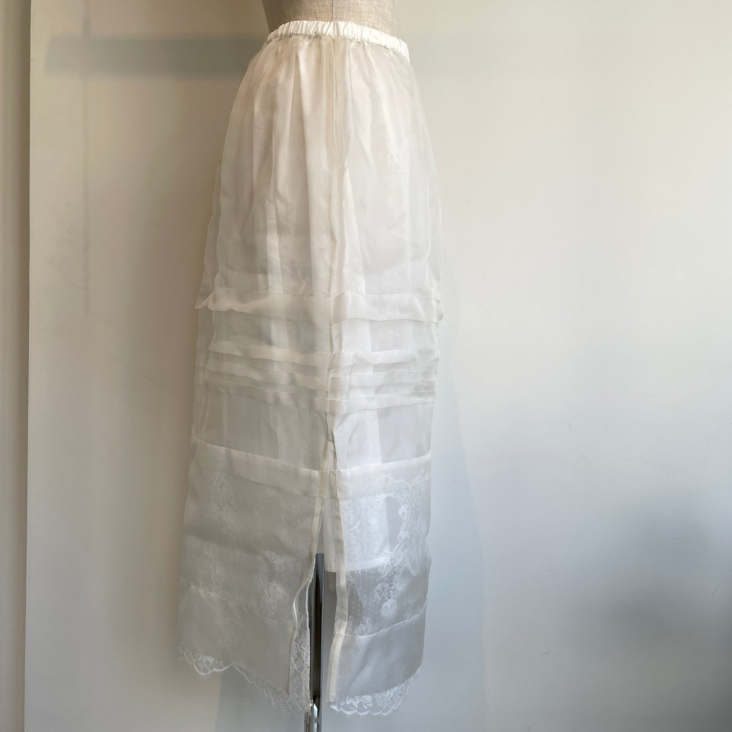 heriter//silk organdy skirt
H2-26-4002