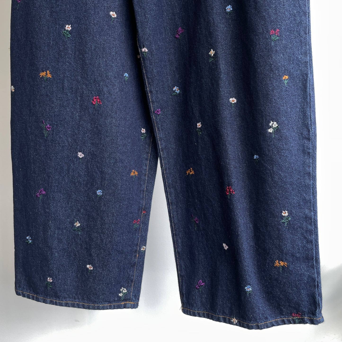 yuni// floral embloidely denim 5pkt back gum パンツ　1701PT006261