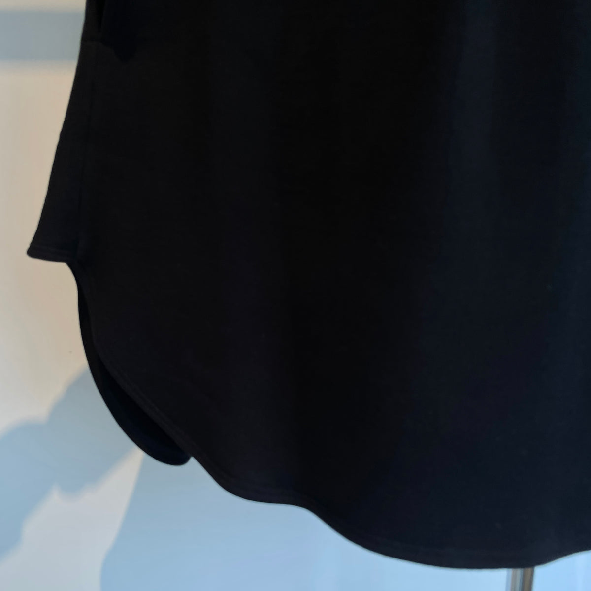 SI HIRAI//SWEATPONCHO  CHAW26-8006