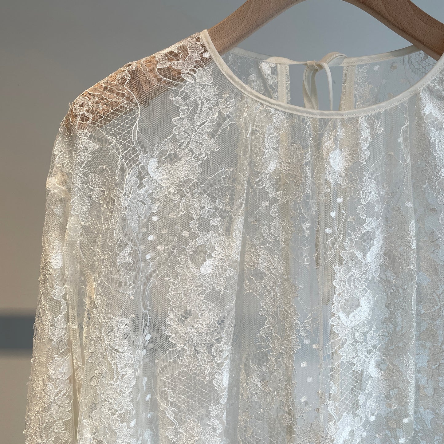 Heriter //Leaver lace blouse H2-25-3003