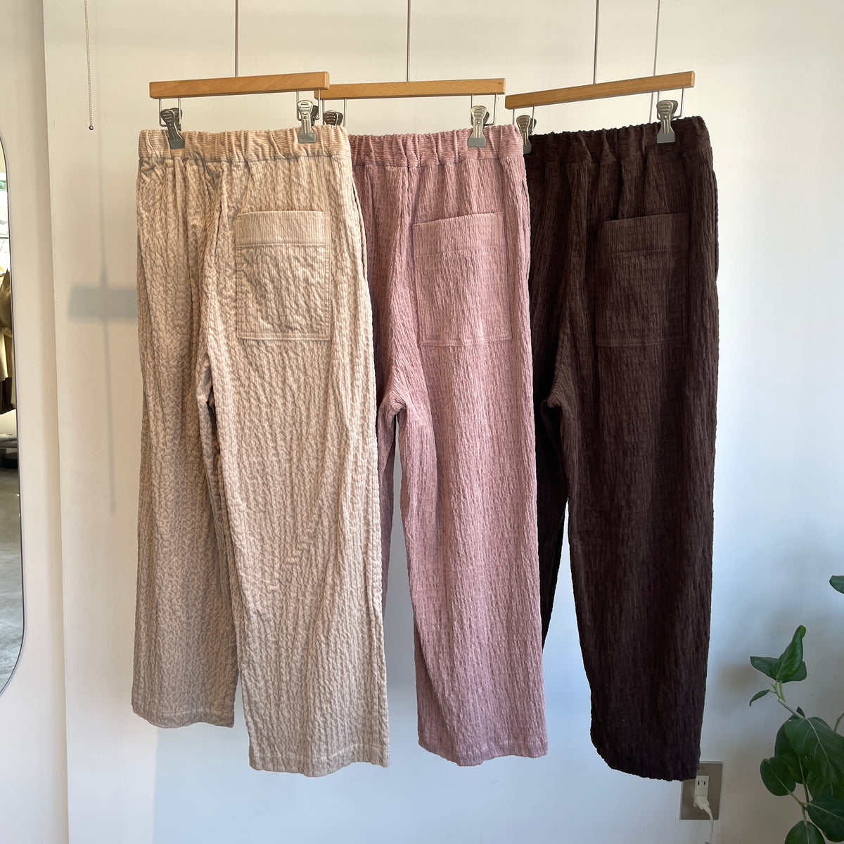 yuni//C/Pu shirring corduroy relax パンツ 1701PT022262