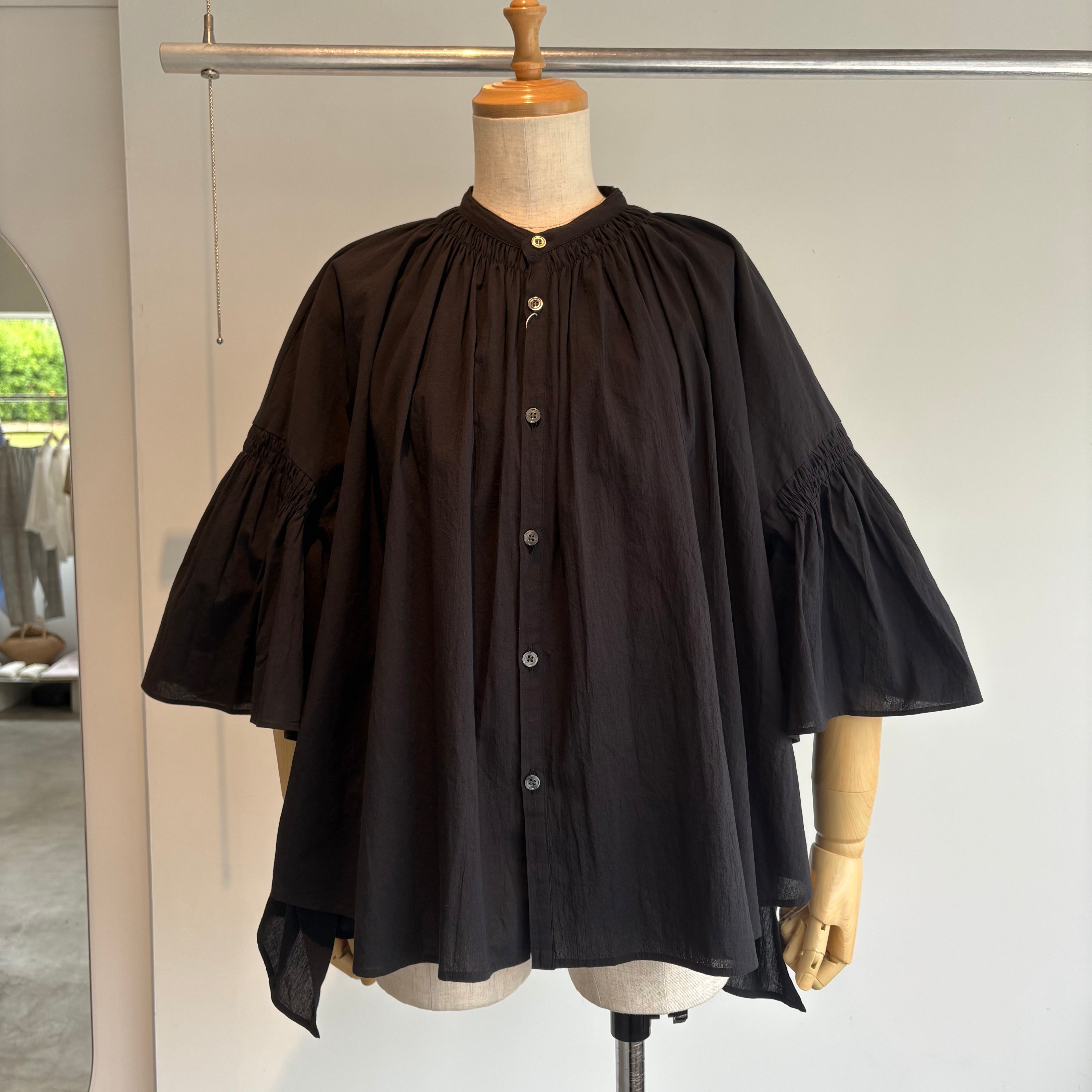 heve24SS フィンスリーブBL ブラウス プルオーバー クルーネック heve24SS フィンスリーブBL ブラウス プルオーバー クルーネック