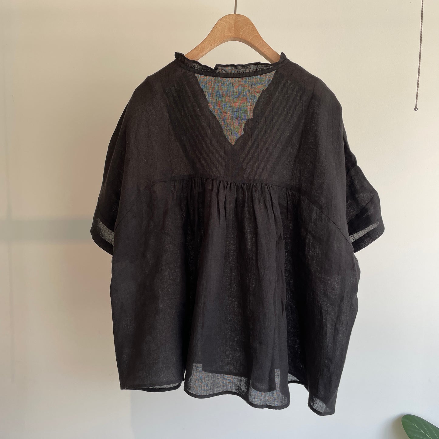 handsofcreation//60/-Linen解撚ワッシャークロスV／NプルオーバーBL 01630638