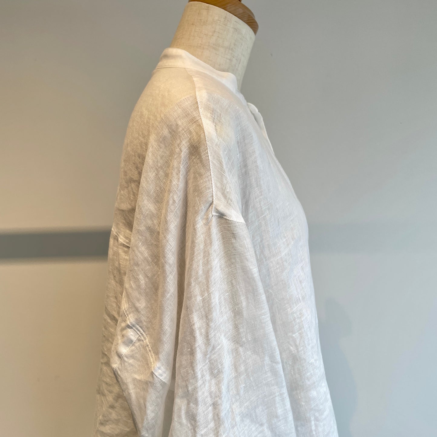 yuni//60/1 Linen cocoon sleeves BL 1701BL039261