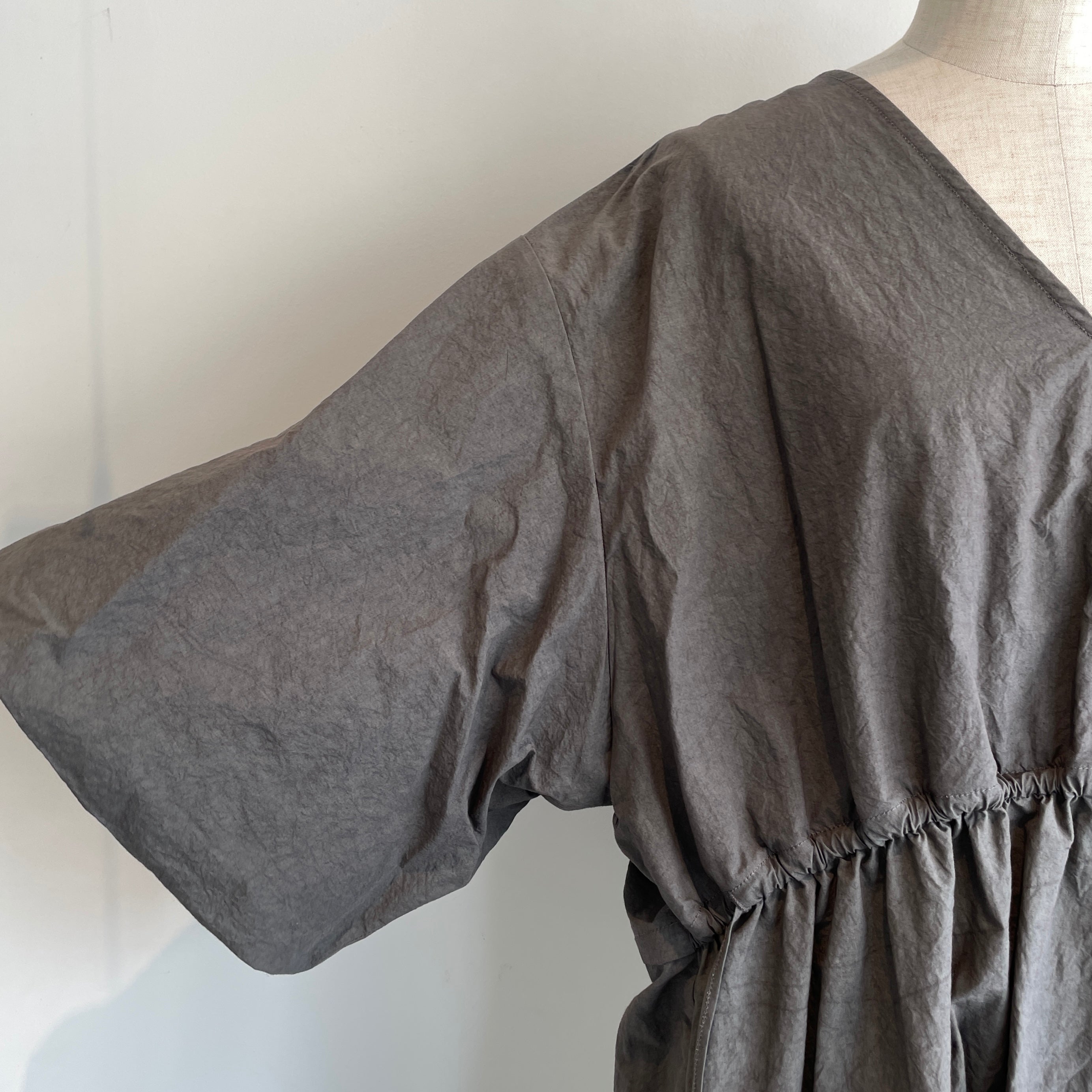 HAVERSACK//綿麻タイプライターVネックロングワンピース 652623 – hibikiru