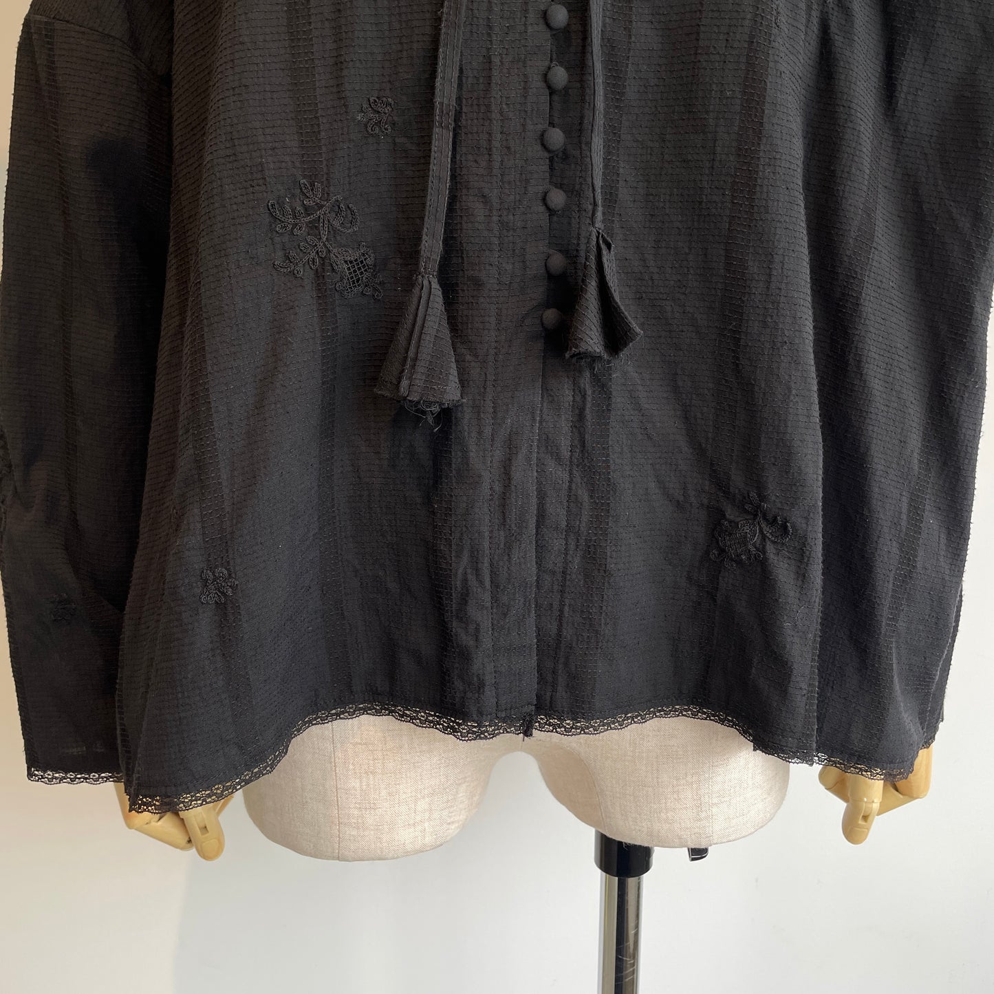 qiri//antique chain embroidery ブラウス　6301BL012261