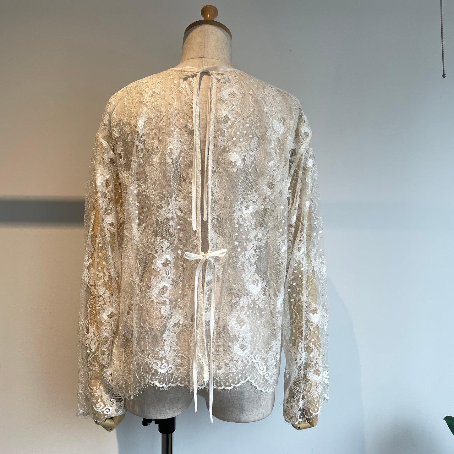 Heriter //Leaver lace blouse H2-25-3003