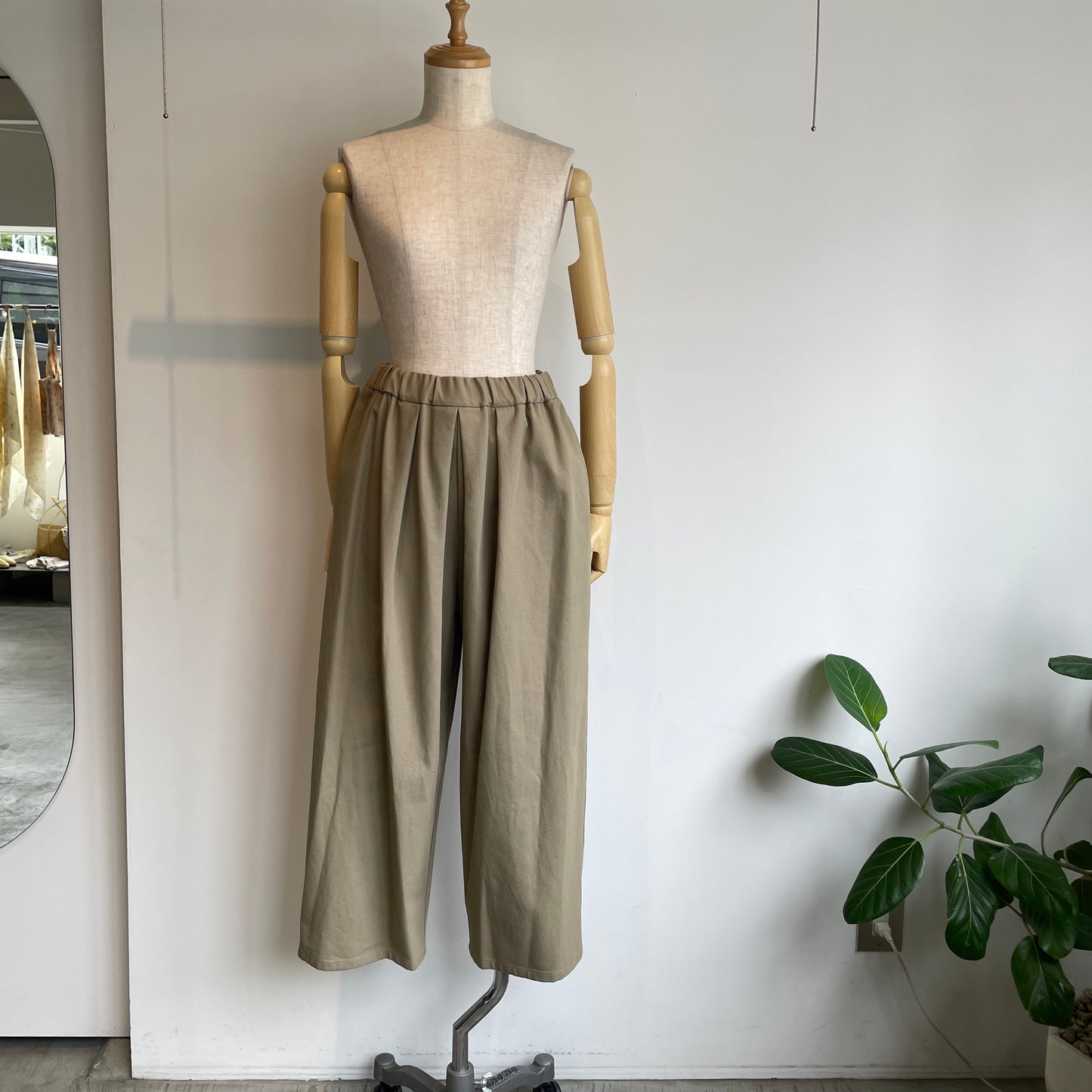 yuni//20/2強撚Cotton twill relax パンツ 1701PT005262