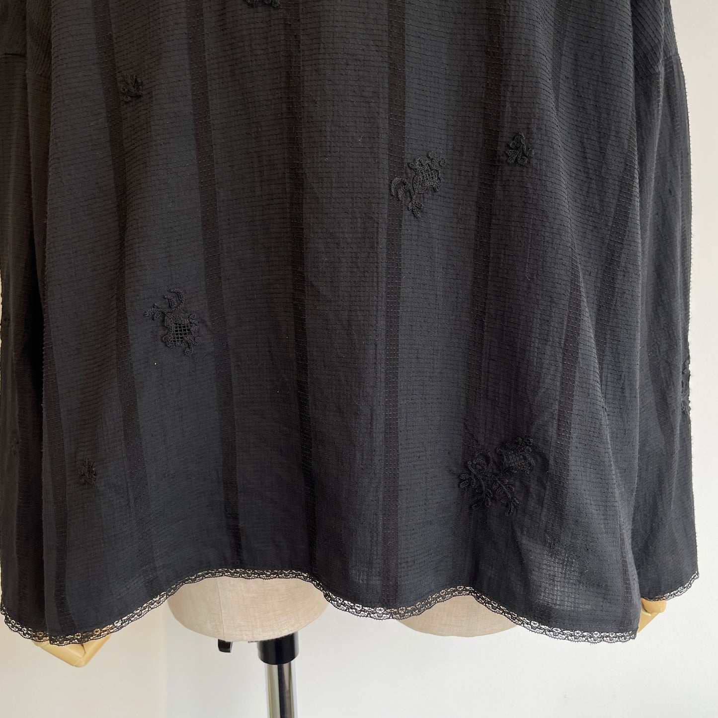qiri//antique chain embroidery ブラウス　6301BL012261