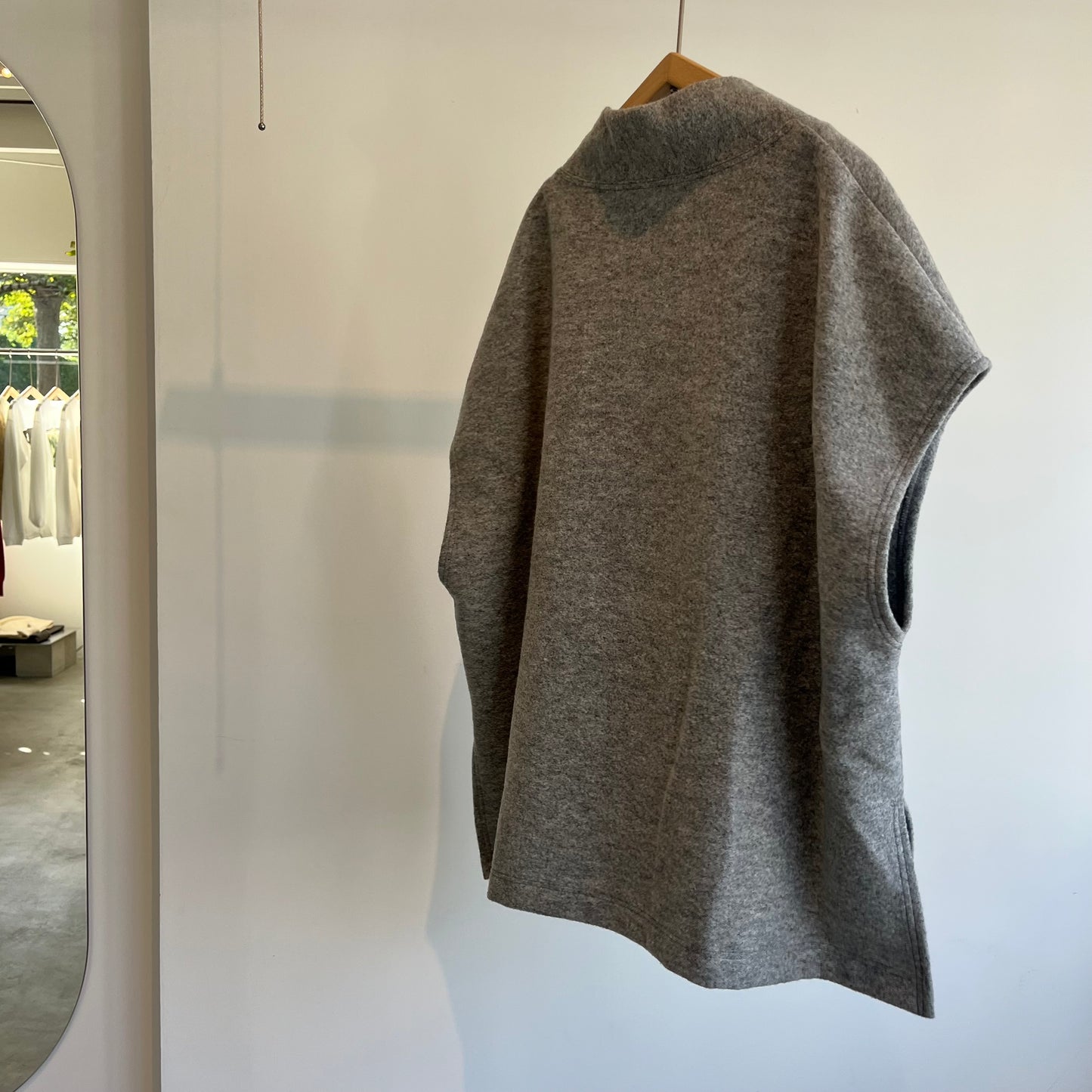 SIHIRAI//WOOL RING YARN COMPRESSED JERSEY Vネックジレ CHAW24-4606