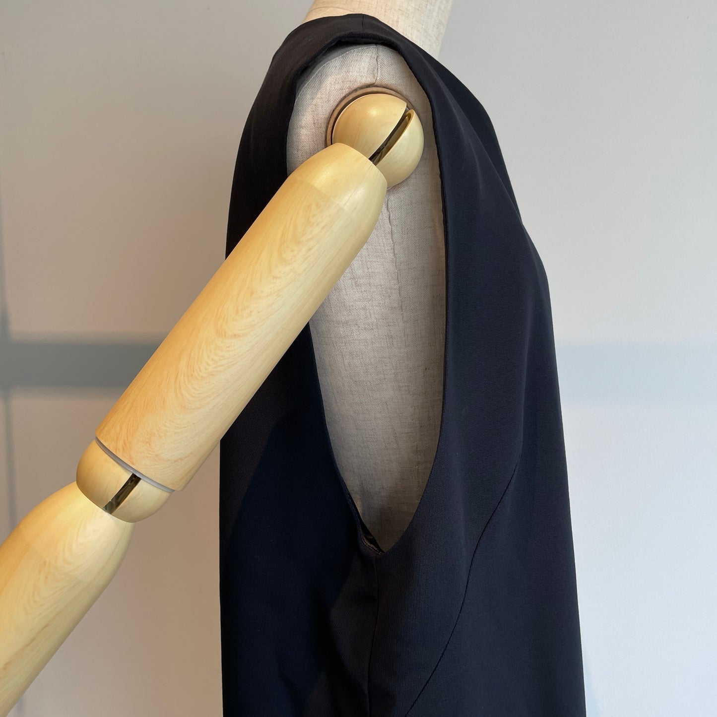 yuni //R/W slitneck jumperSK 1701OP008252