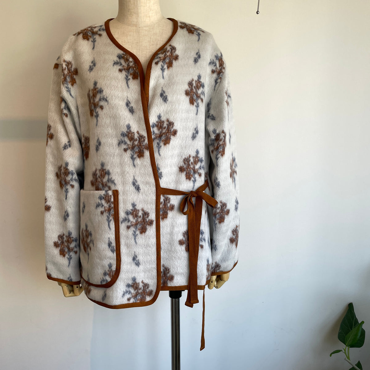qiri//sarasa raised jacquard カーディガン　6301BL004262