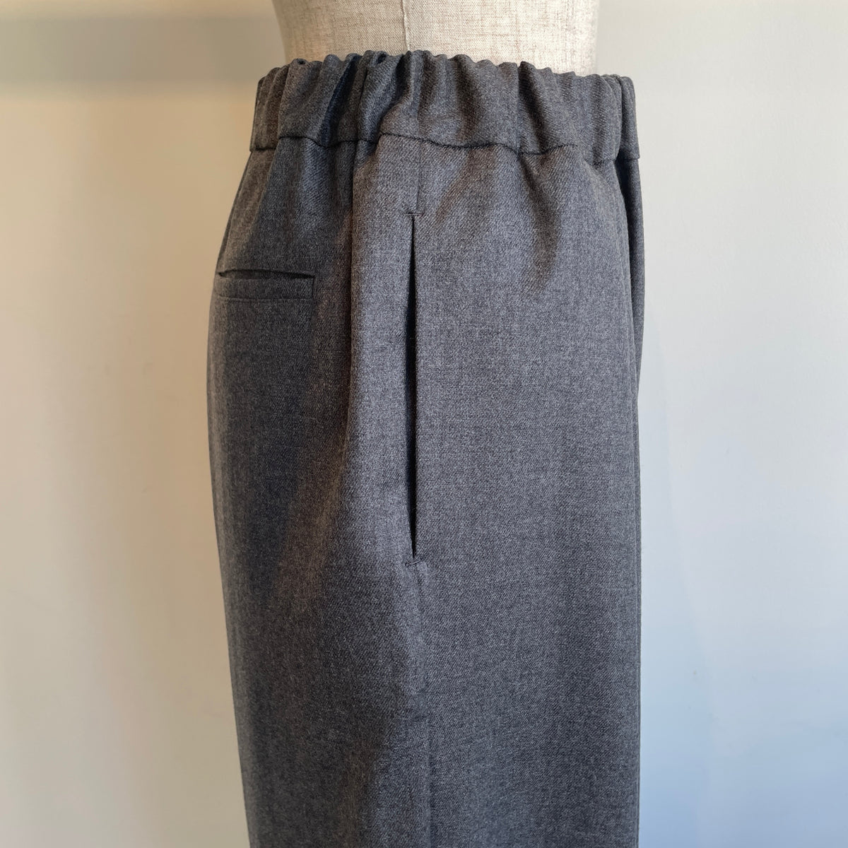 yuni//washable wool gum tuck パンツ 1701PT019262