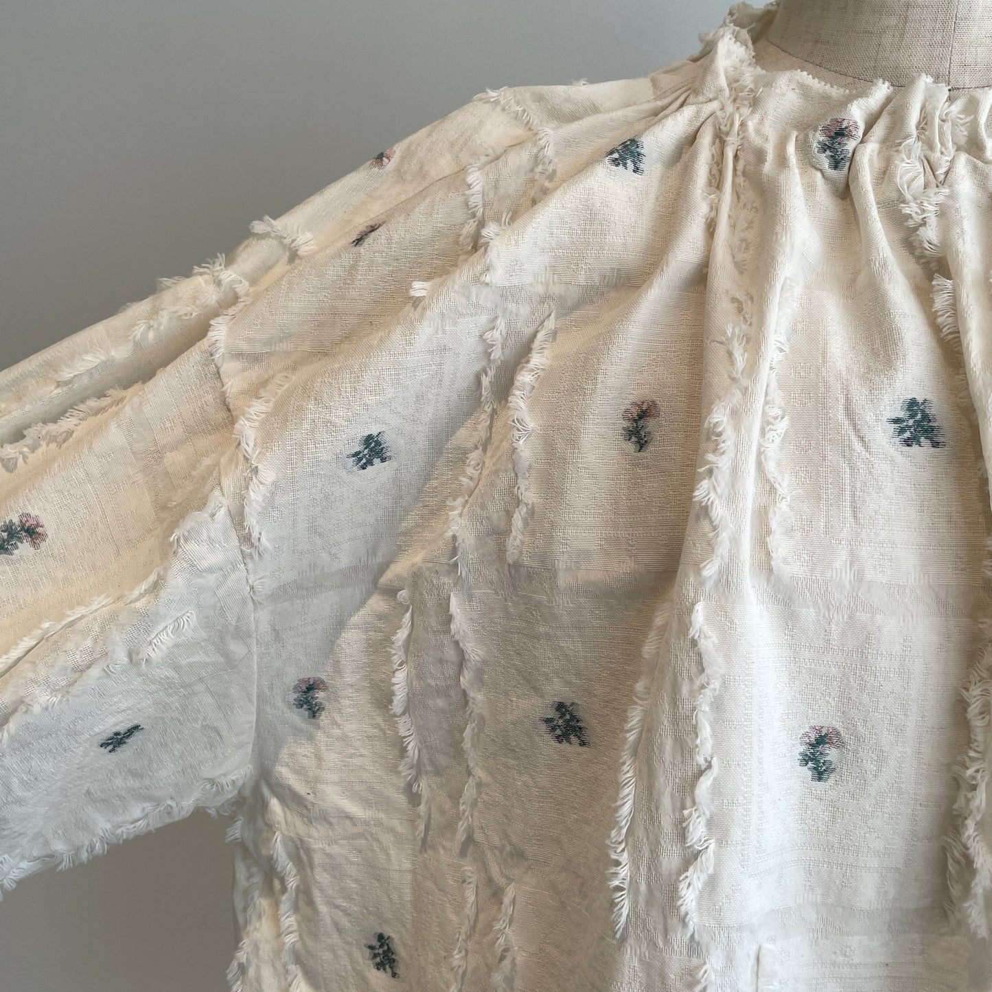 qiri //fleurs lace jacquard gather BL 6301BL006261