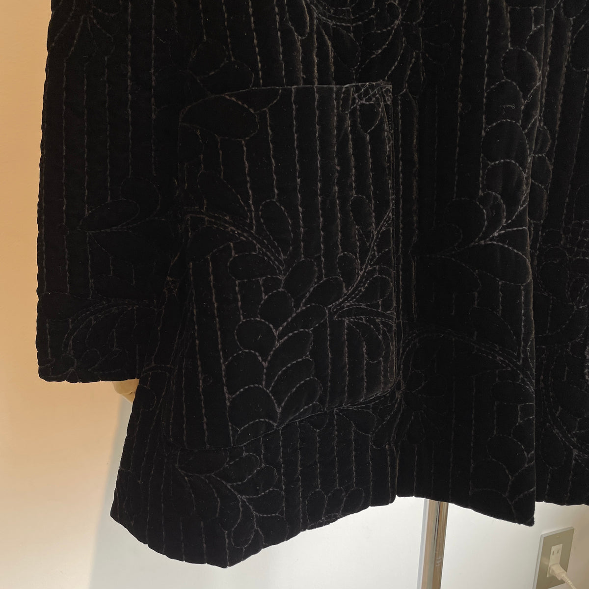 heriter//velvet quit embroidery short coat H2-26-6006