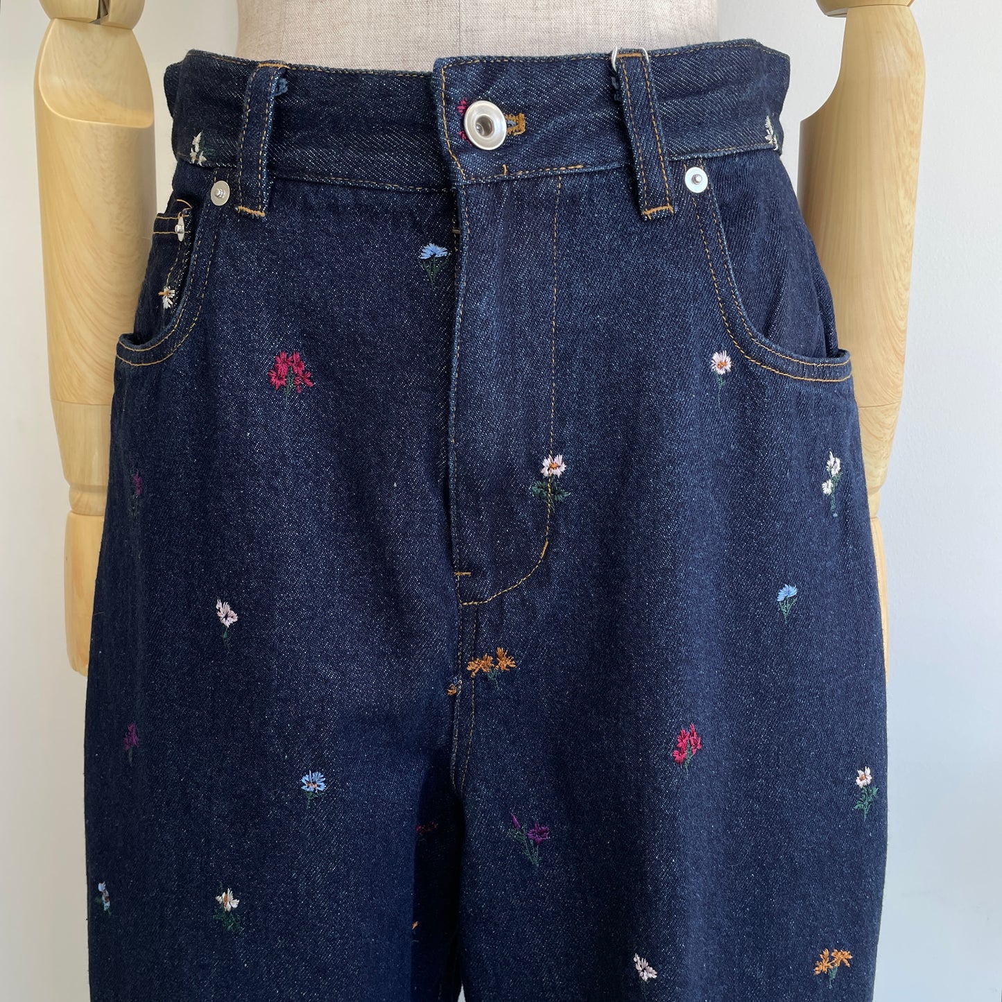 yuni// floral embloidely denim 5pkt back gum パンツ　1701PT006261