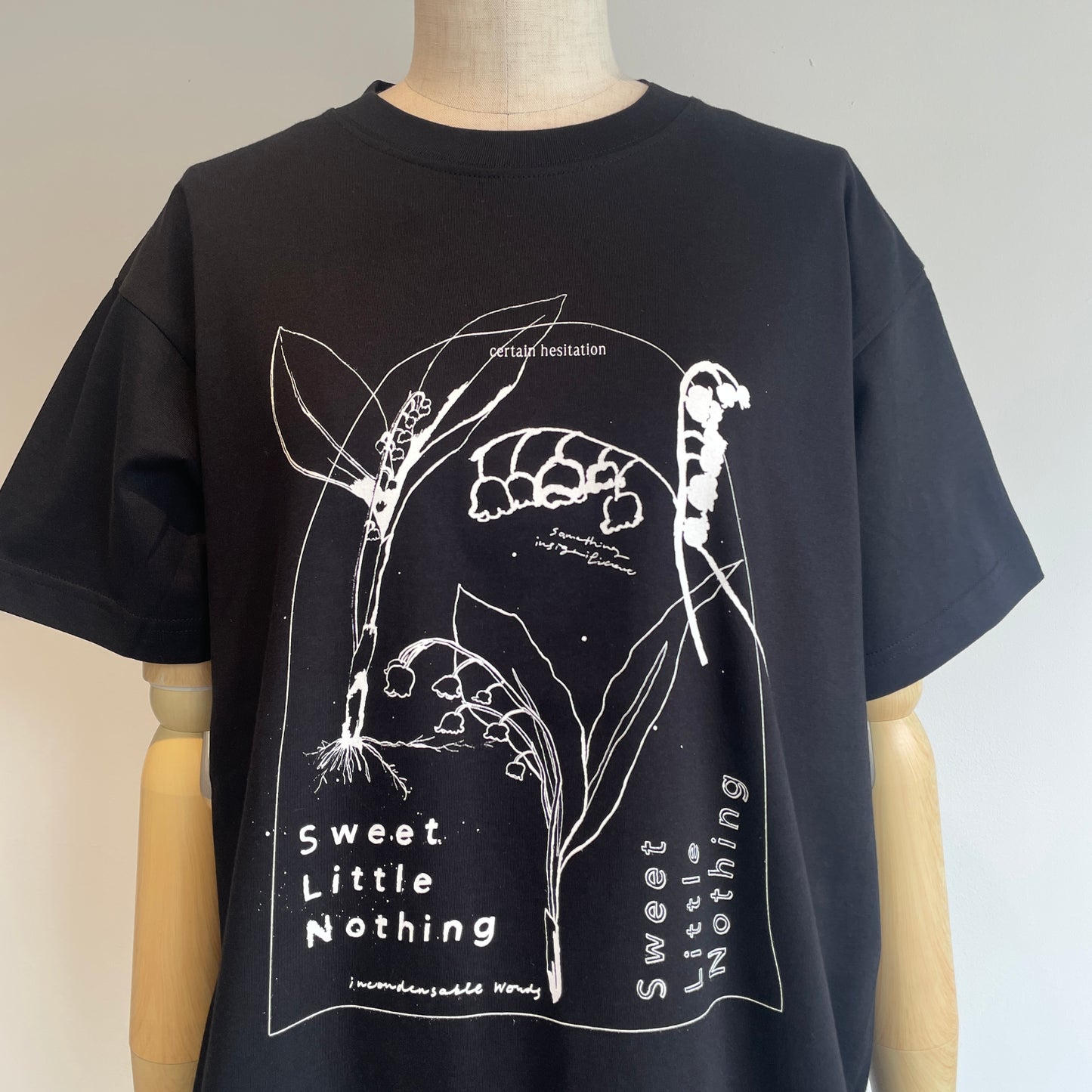 Sweet Little Nothing//Lily of the valley　半袖Tシャツ(すずらん)ブラック