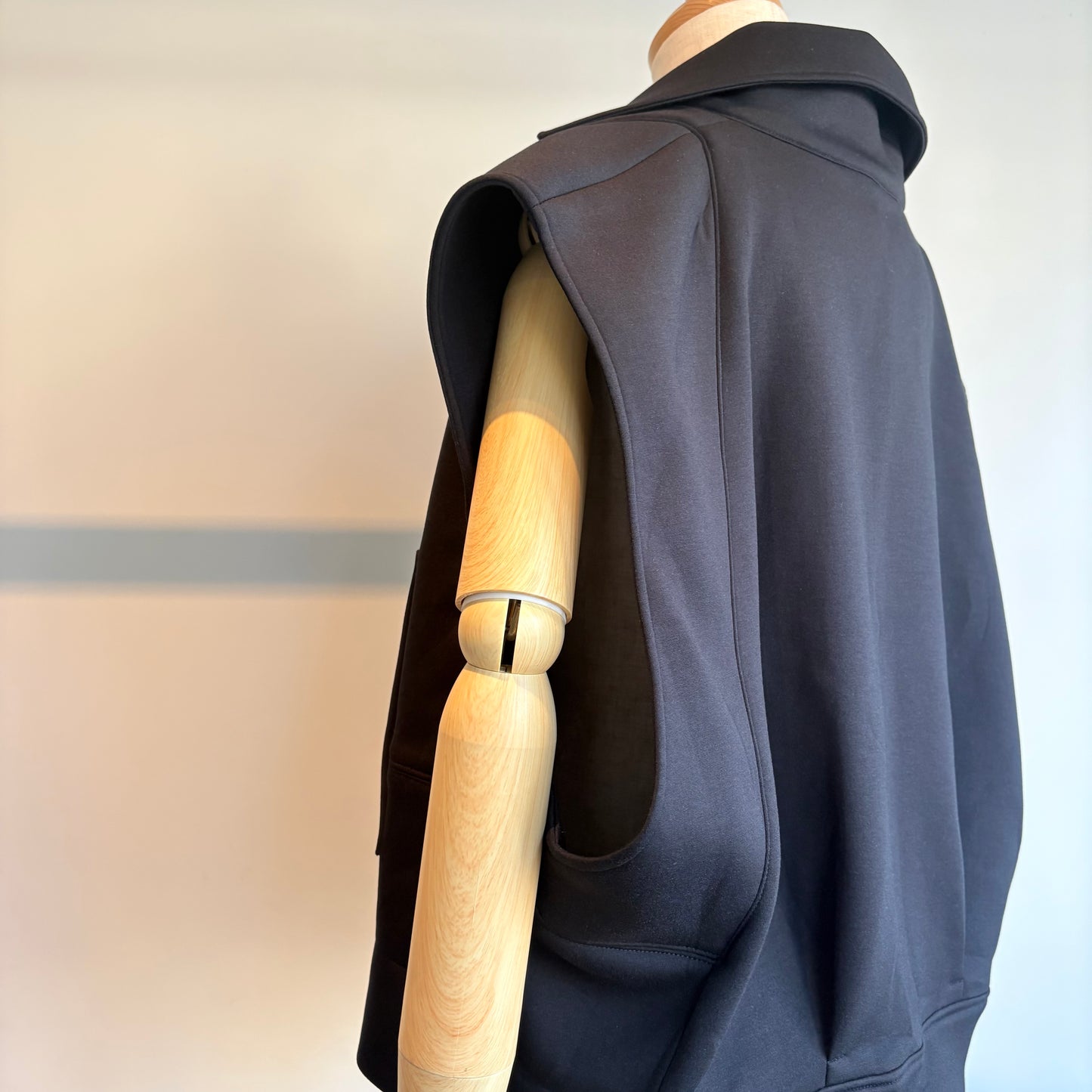 ALWEL//SLEEVELESS JACKET  AIR-10