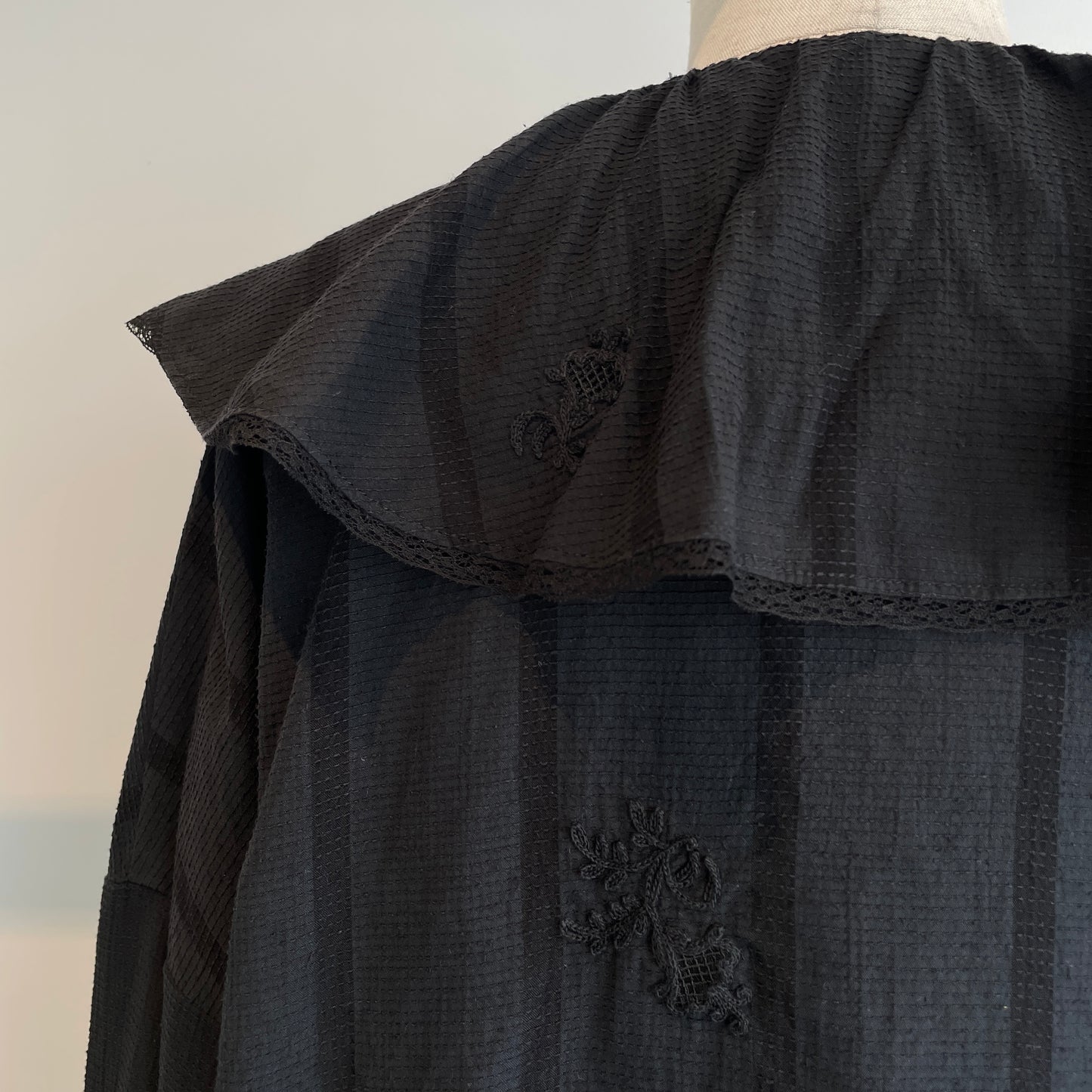 qiri//antique chain embroidery ブラウス　6301BL012261