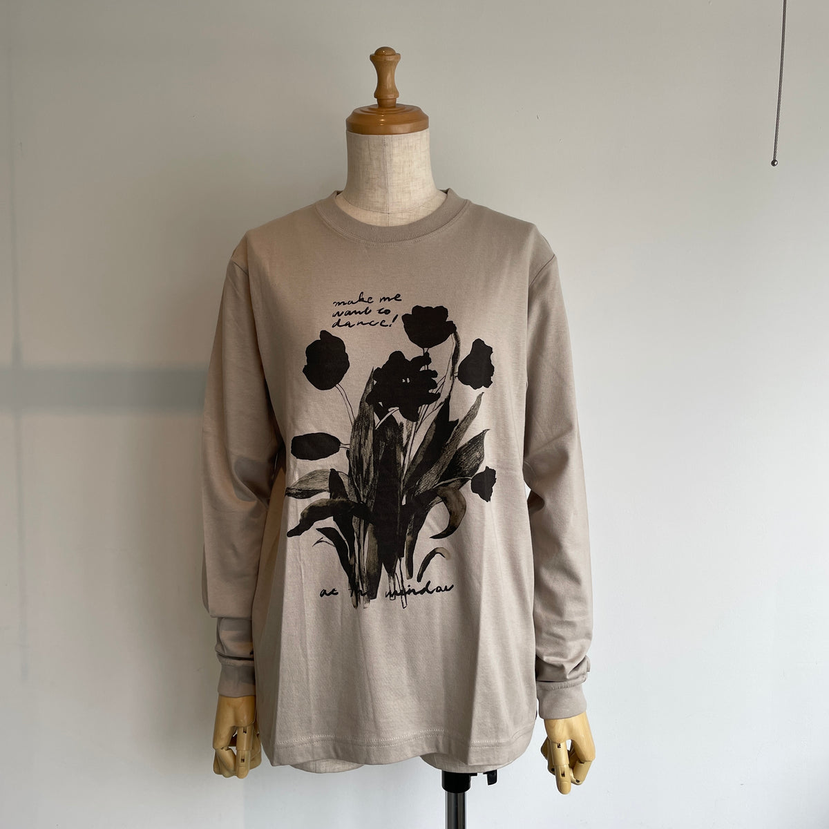 sweetlittlenothing//black tulip 長袖Tシャツ／Sサイズ