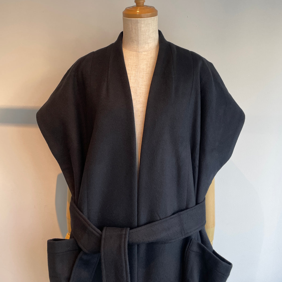 Honnete//Sleeveless Dolman Gown Coat_Royal Geelong HO-26AW CO24W
