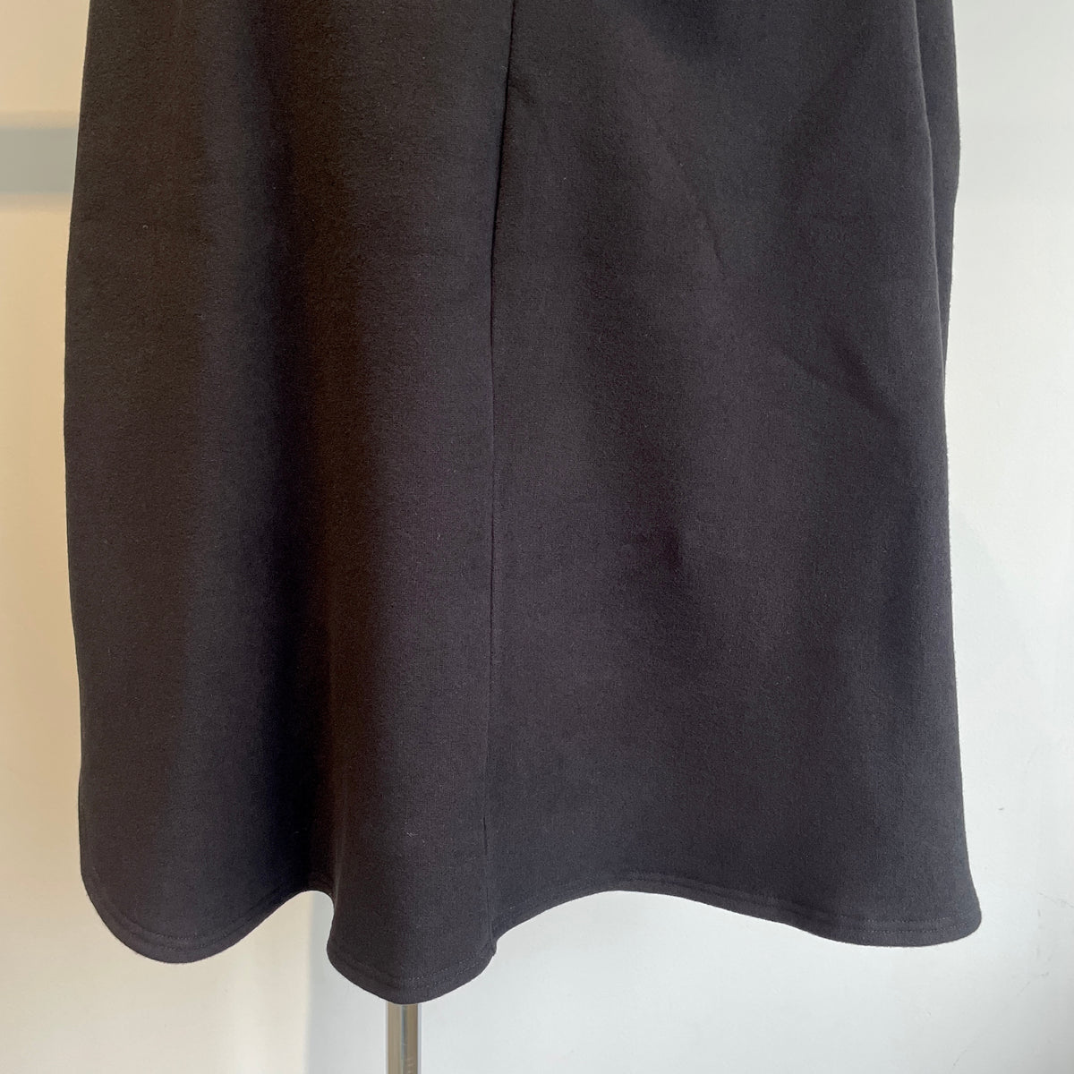 SI HIRAI//SWEATPONCHO  CHAW26-8006