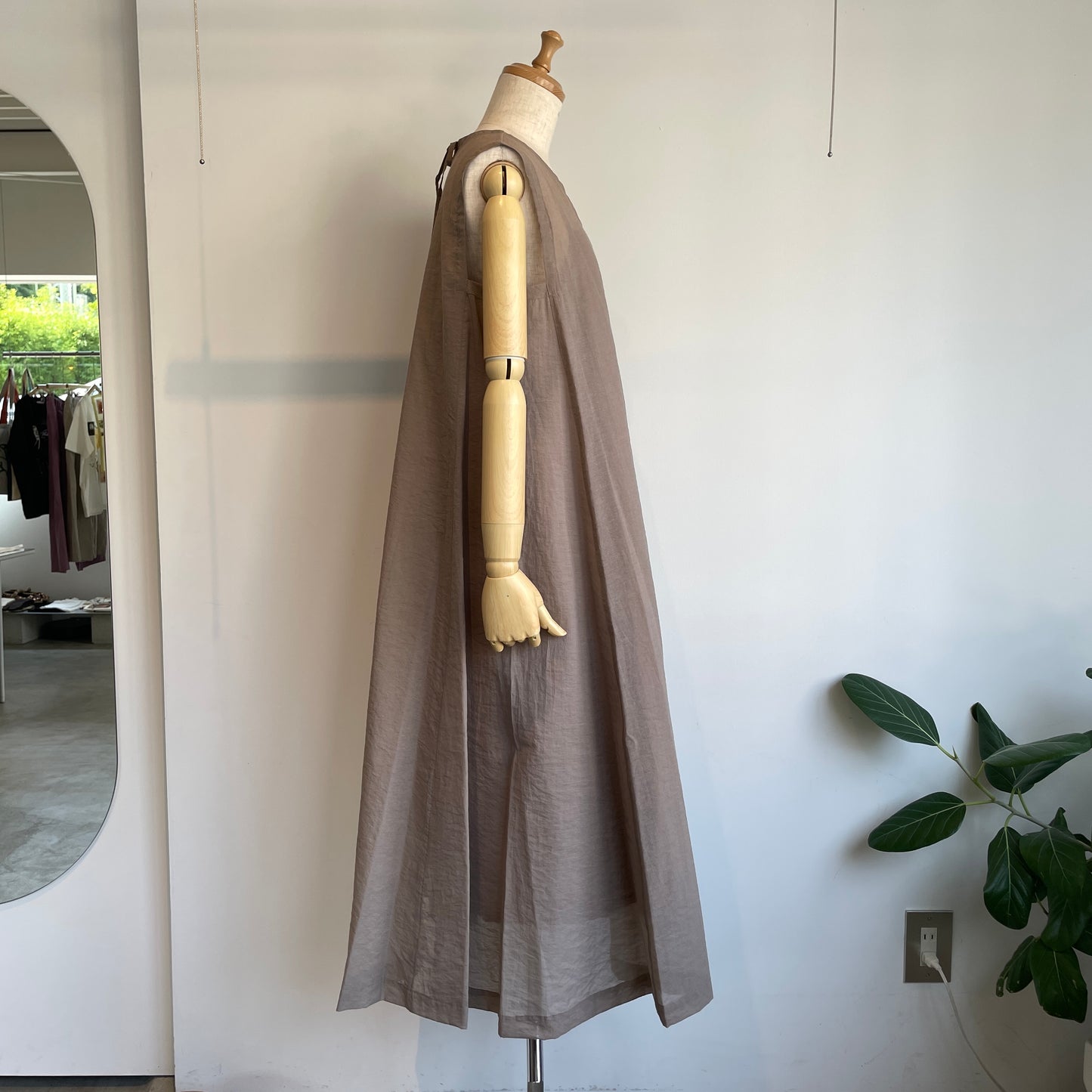 yuni //C/Ny sheer no sleeves ワンピース　1701OP029261