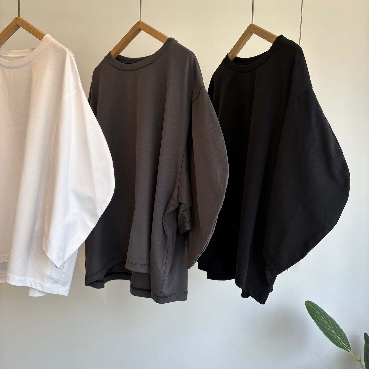 SI HIRAI//ROUND SLEEVE-T  CHSS26-7013