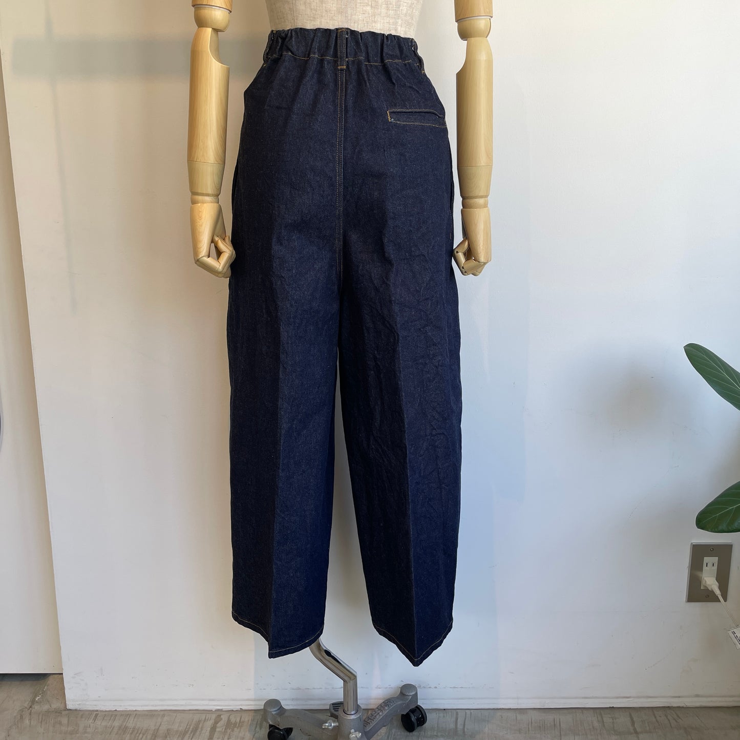 yuni//Cotton 11oz denim back gum wide パンツ　1701PT004262