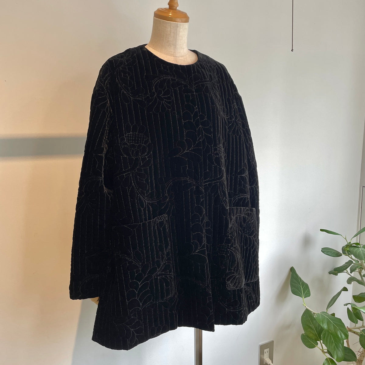 heriter//velvet quit embroidery short coat H2-26-6006