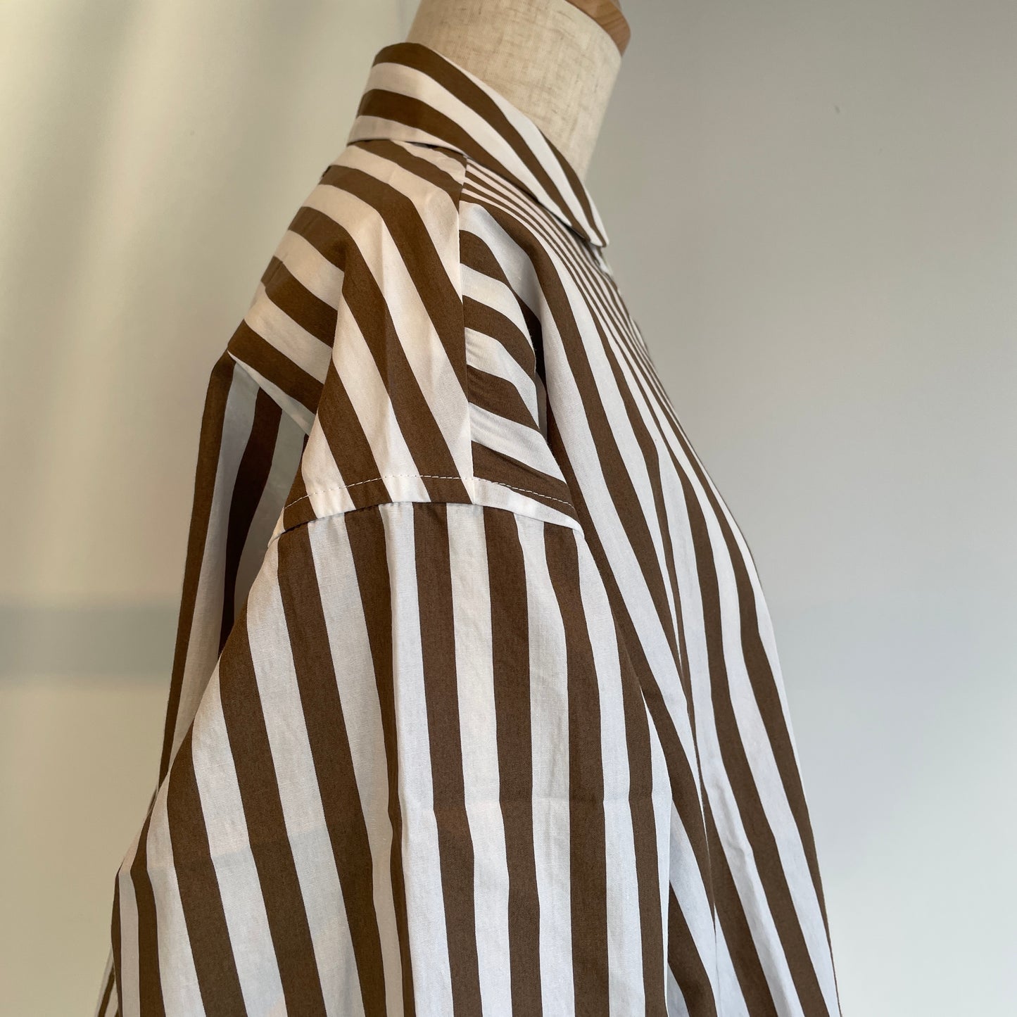 handsofcreation//50ブロードストライププリントラウンドカラーシャツ　01610604