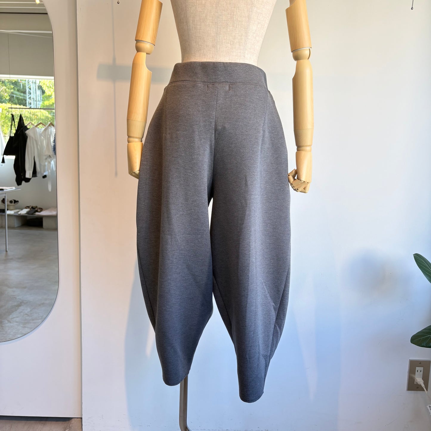 ALWEL//TUCKED PEG PANTS  AIR-3