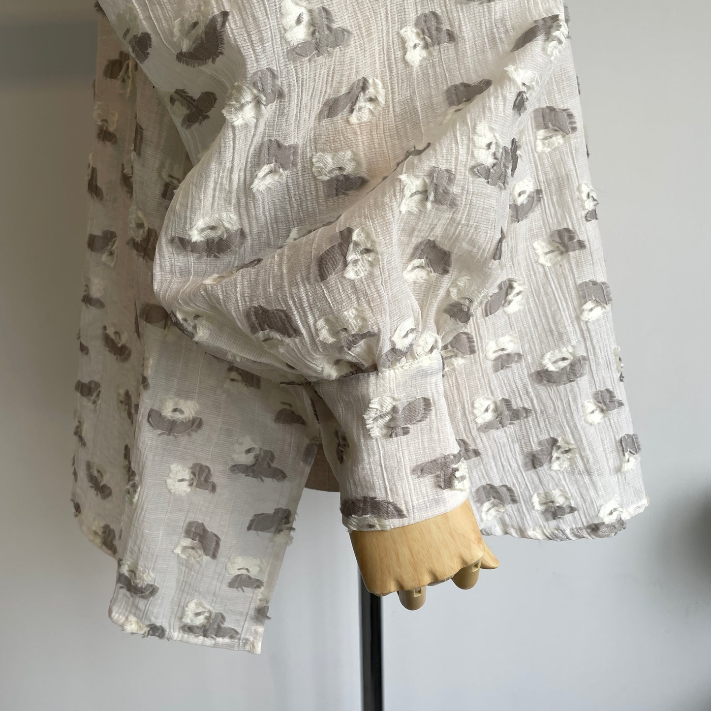 qiri//plie flower jacquard バックリボンブラウス　6301BL008261