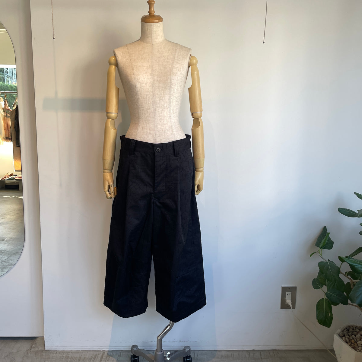 ASEEDONCLOUD【受注商品】//Townscape embroidery Robber trousers 271504