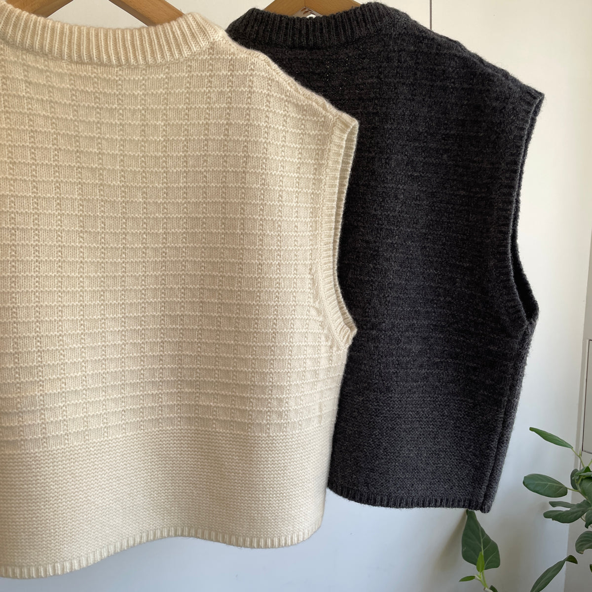 yuni//ウール / ハンド刺繍ベスト　1701KN002262