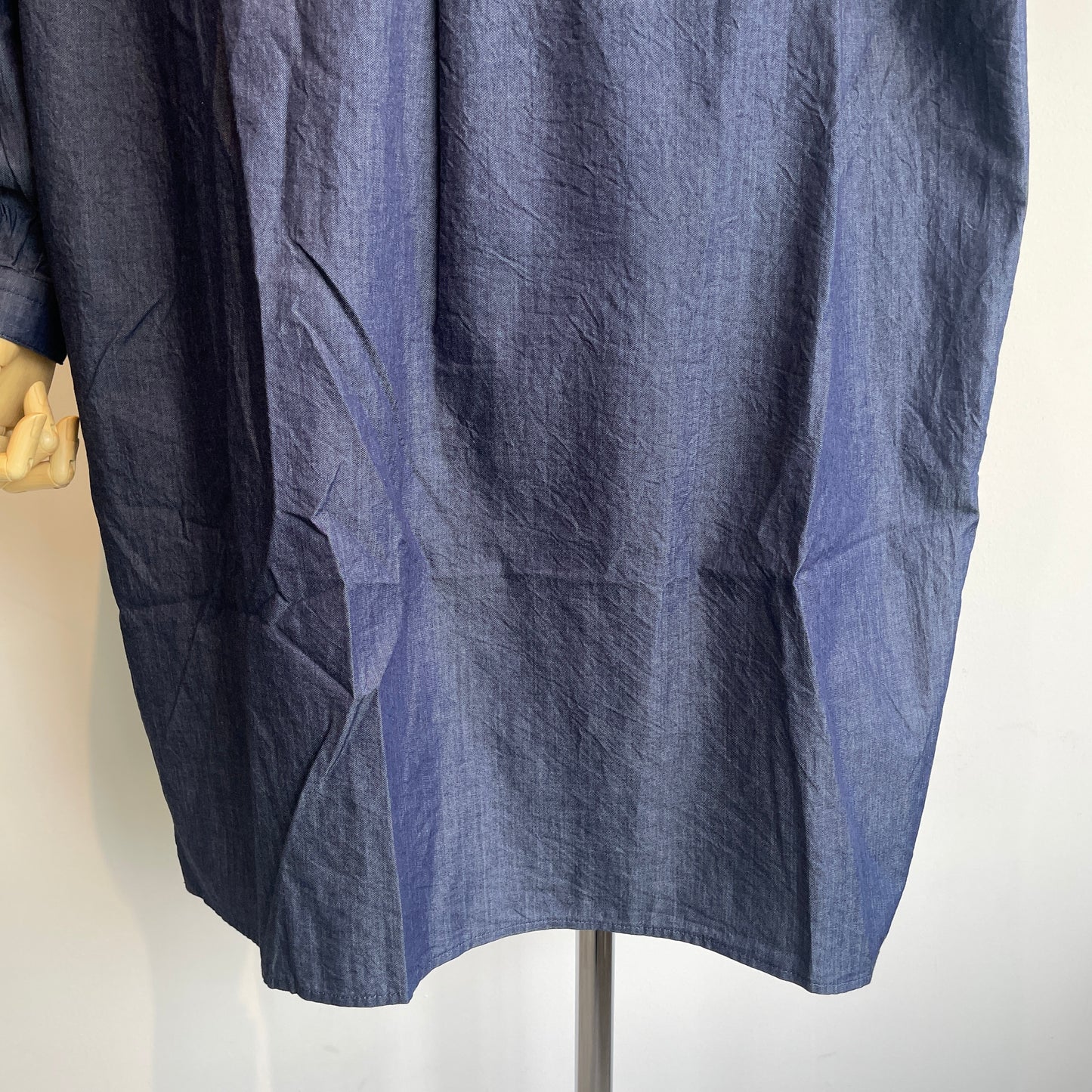 handsofcreation //60/-インディゴと硫化ロープ染色のツイルスタンドカラーPOチュニック　02610603
