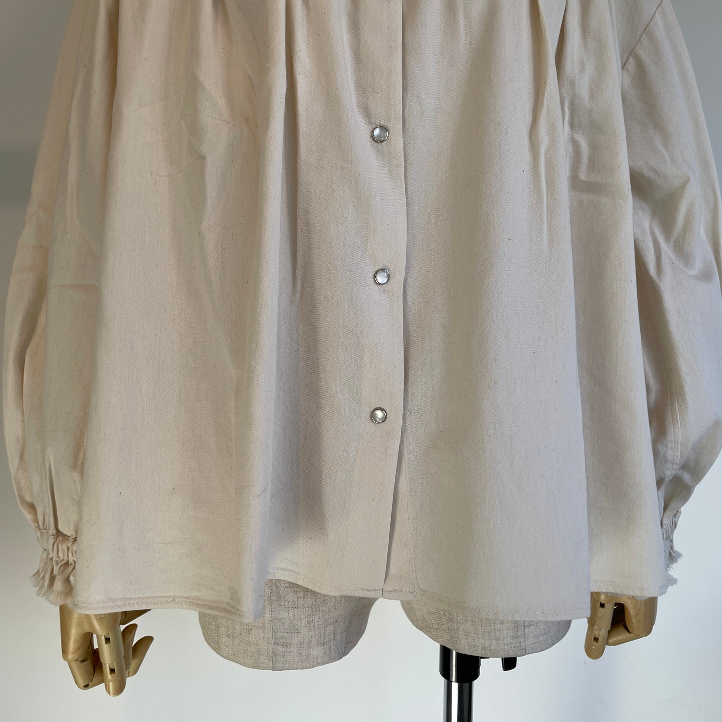 handsofcreation//5.0ZベンベルグウールデニムフリルカラーBL 02610602