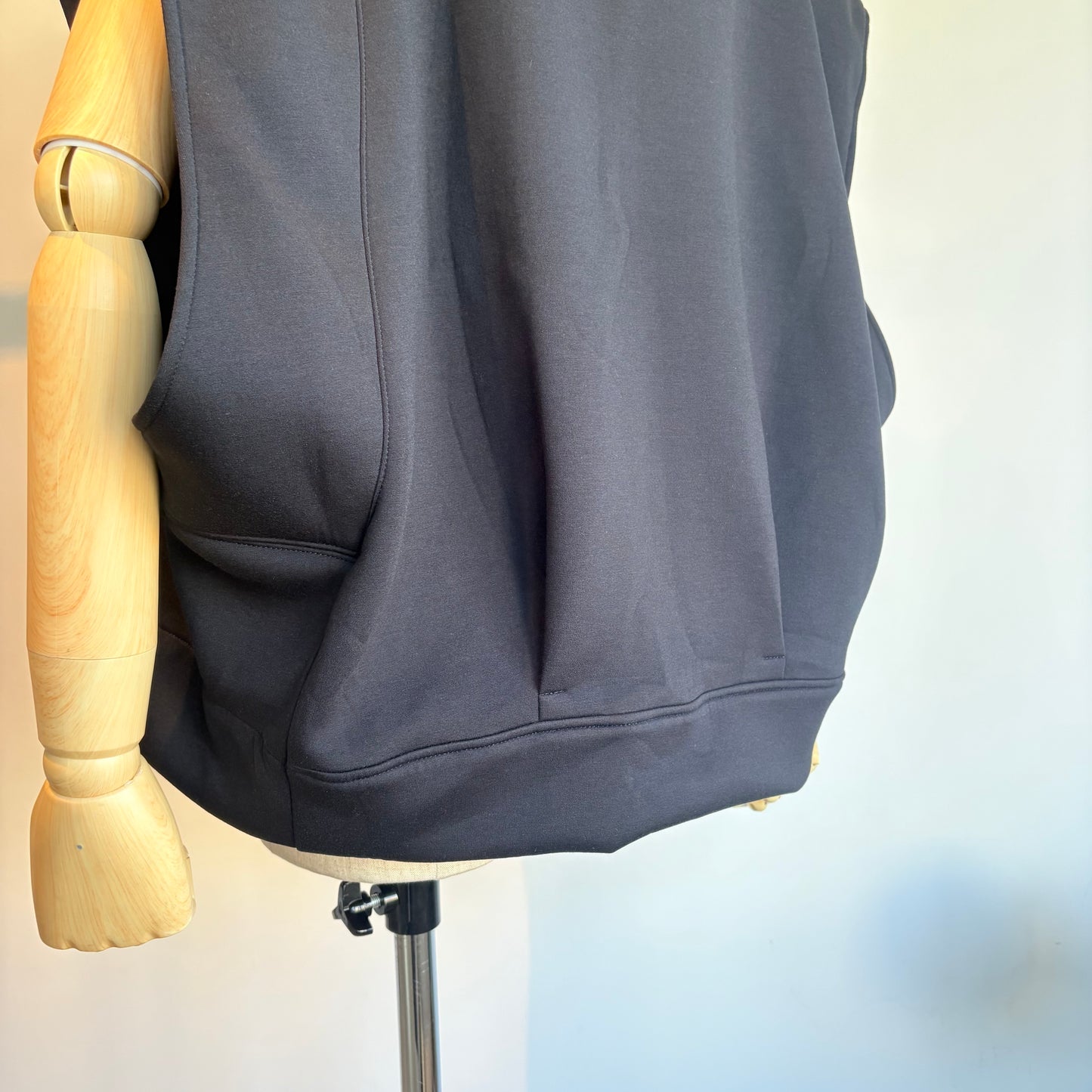 ALWEL//SLEEVELESS JACKET  AIR-10