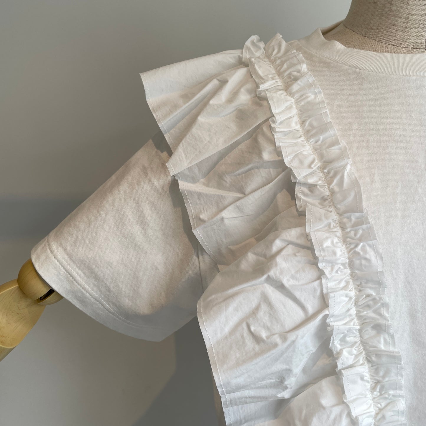 universaltissu//クラシック天竺 ショルダーフリルT  US251CT022