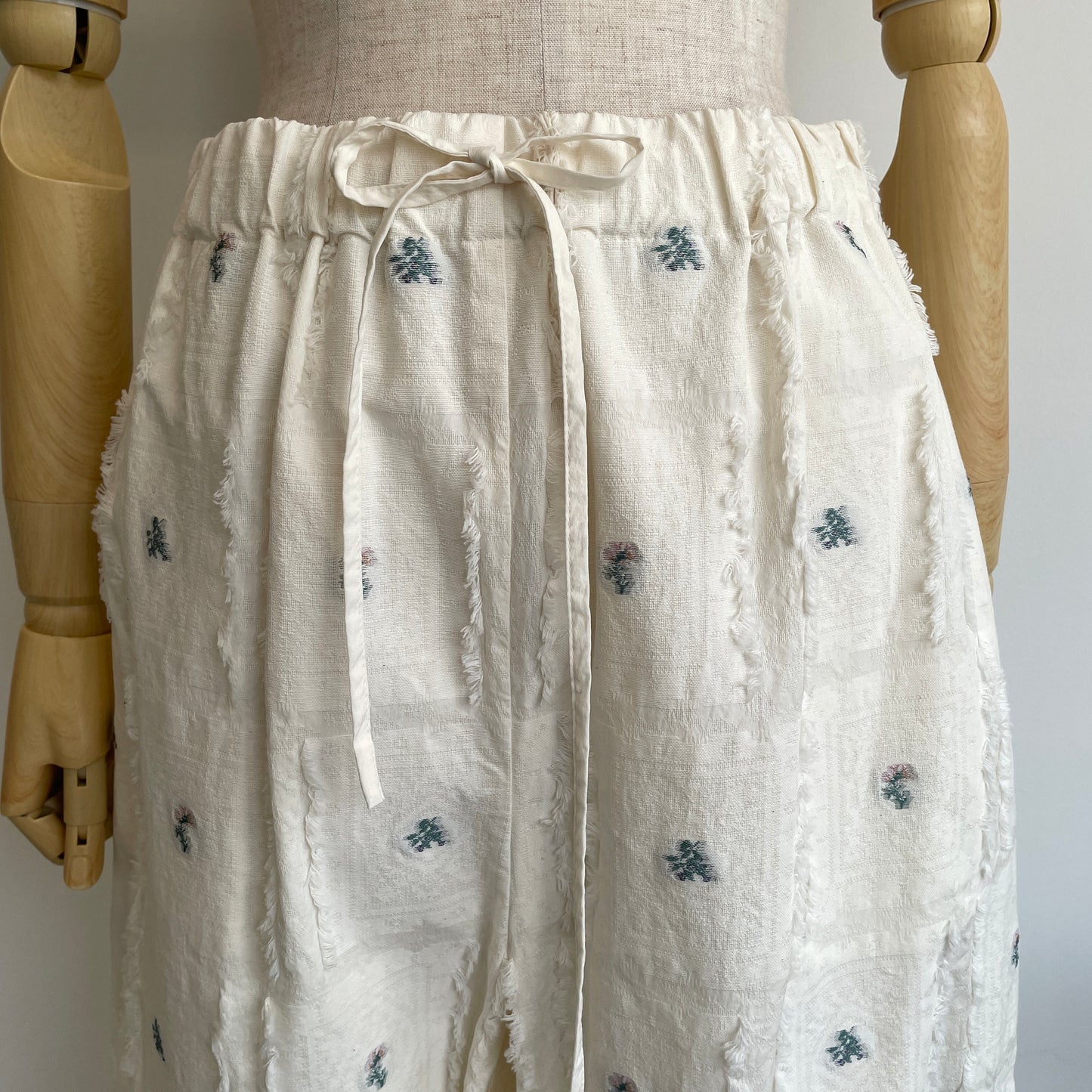 qiri //fleurs' lace jacquard gather PT 6301PT005261