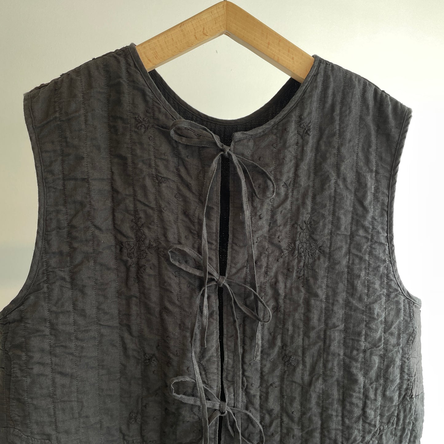 Heriter // tablecloth quilt gilet H0-00-3018