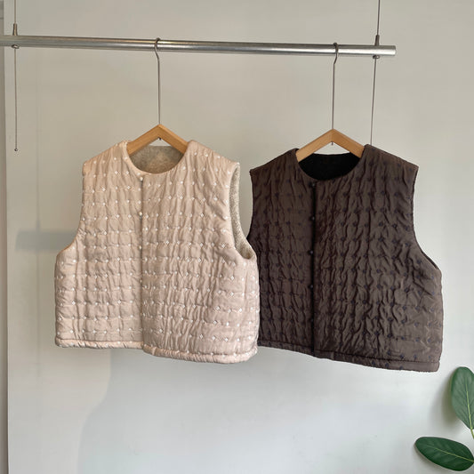 qiri //flower dot quilt jacquard ショートリバーシブルベスト　6301BL008252
