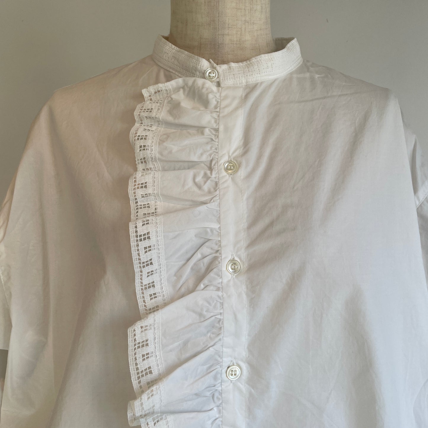 universaltissu//ナチュラルタイプライターイタリアンフィレレースラッフルBL   US260BL037