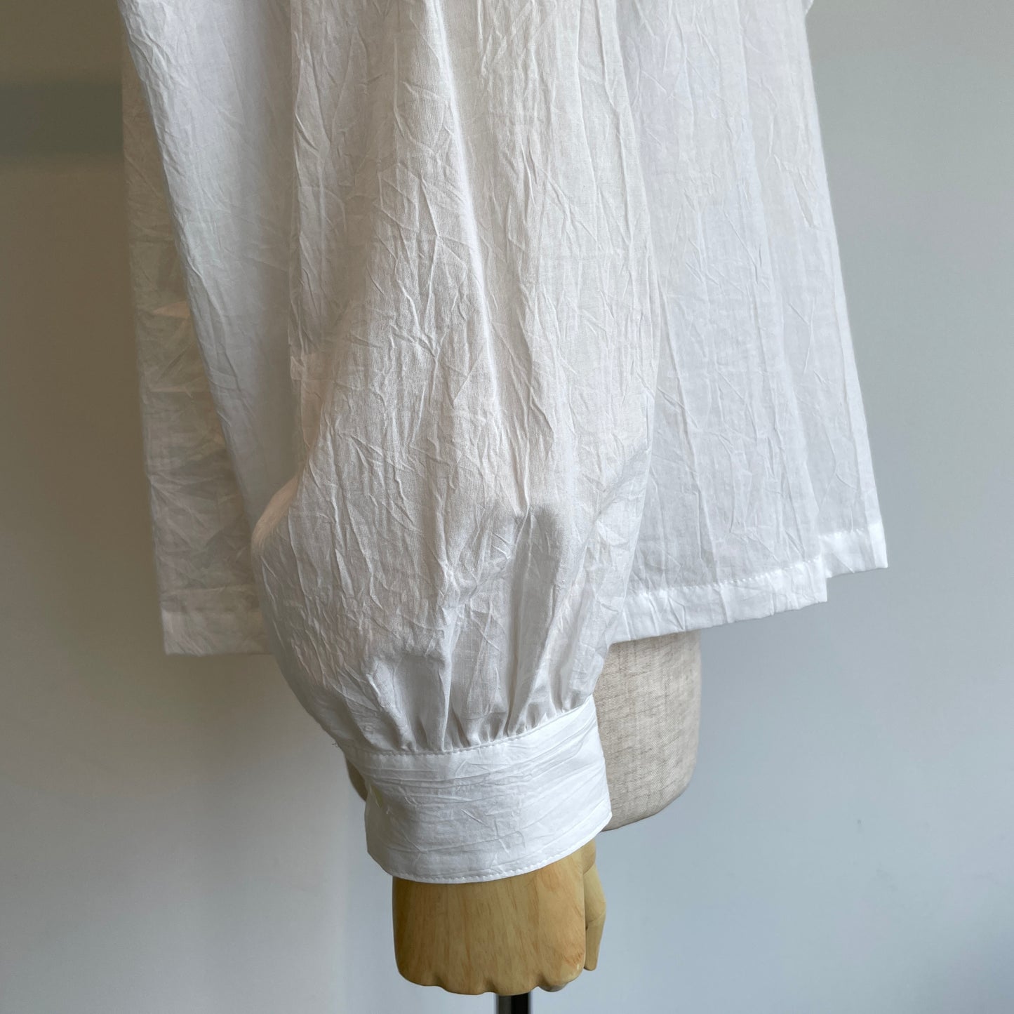porter des boutons//ラッフルブラウス　P23-1-015-02