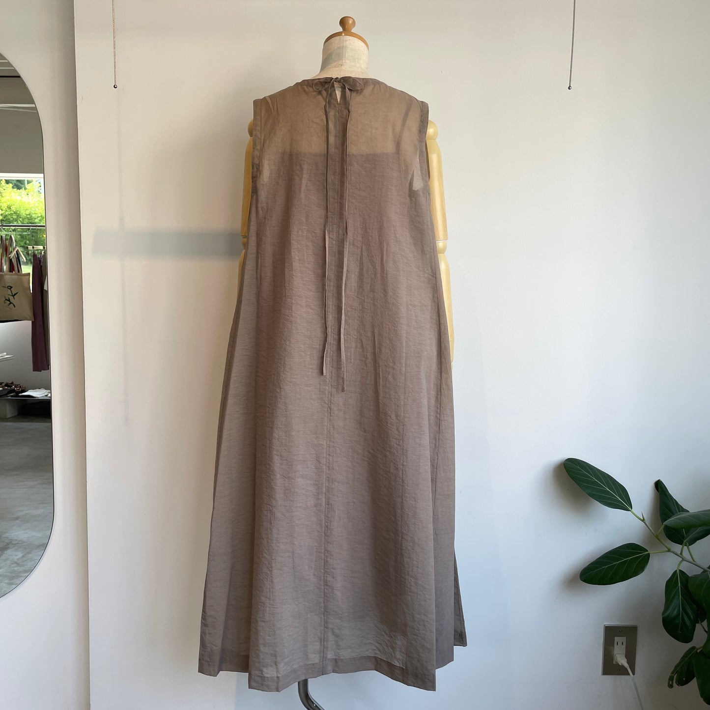 yuni //C/Ny sheer no sleeves ワンピース　1701OP029261
