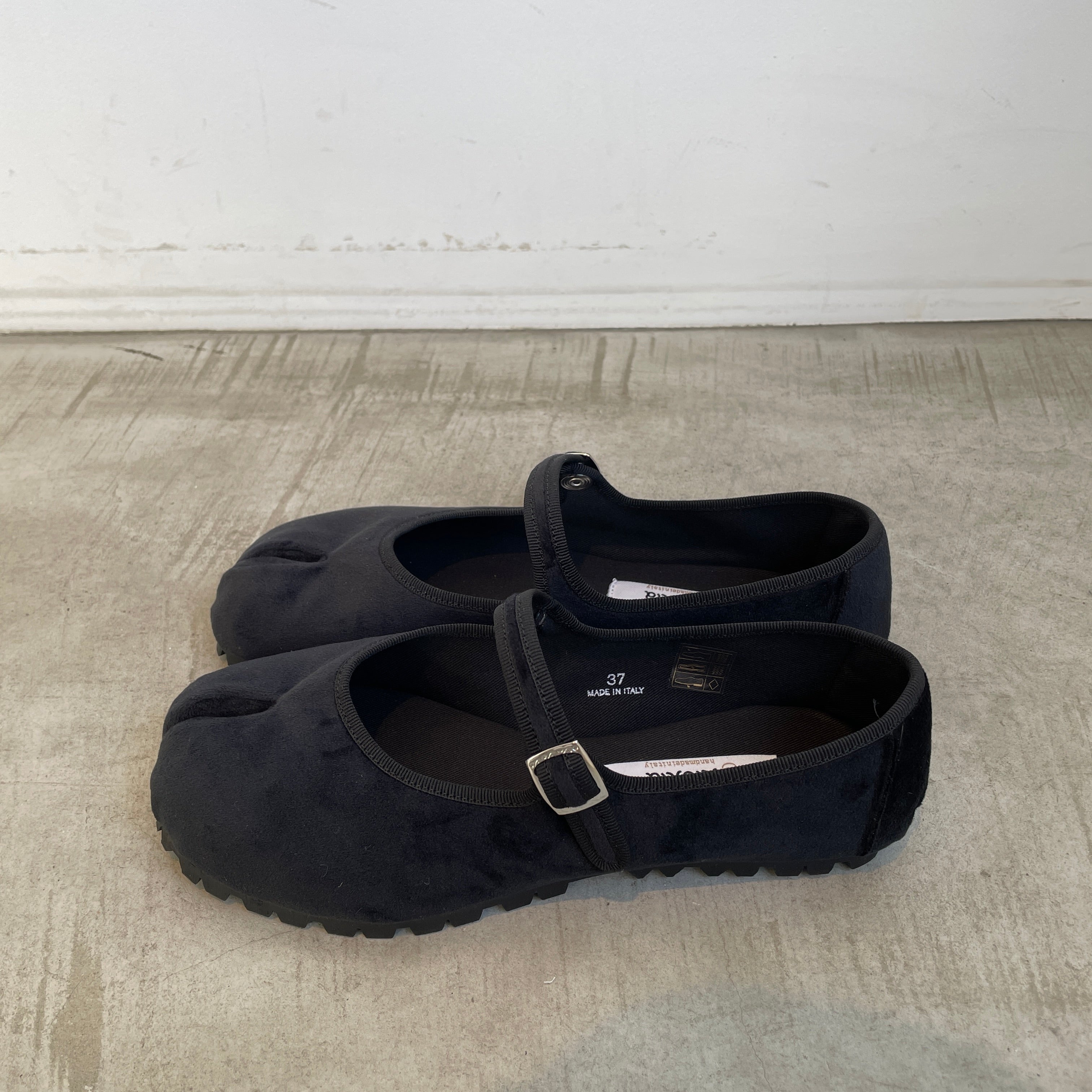 sciuscia//MARYJANE CLASSIC BLACK(TABI) – hibikiru